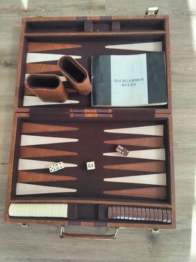 Classic Backgammon Set in Brown and Cream